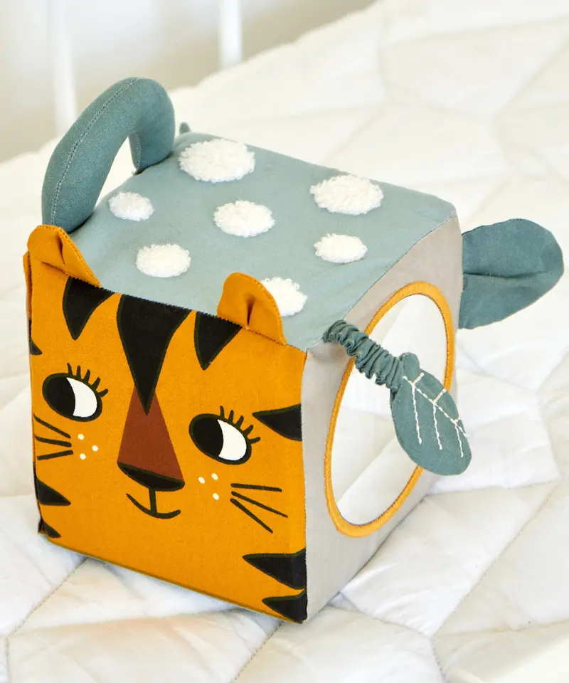 Roommate Baby Activity Cube - Jungle 2