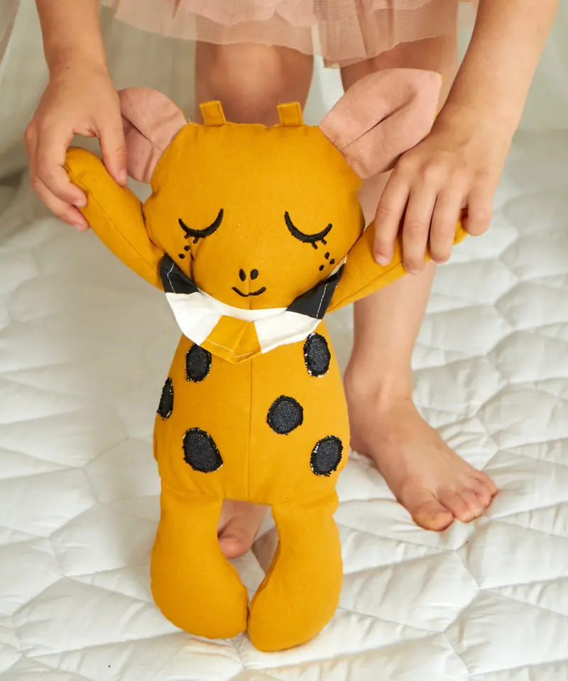Roommate Canvas Doll Goldy The Giraffe 2