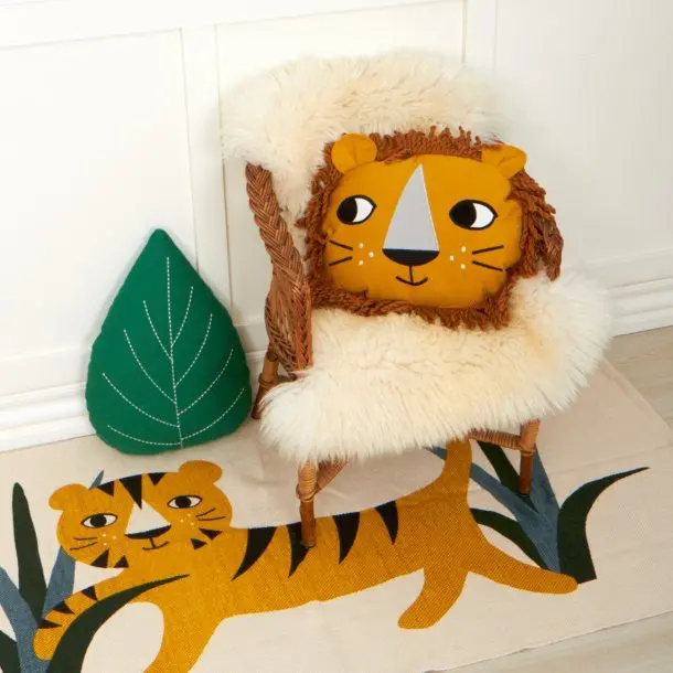 Roommate Lion Cushion 2