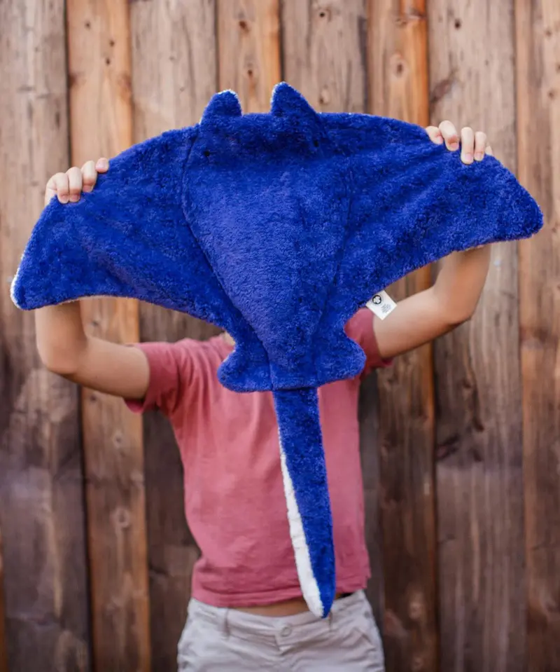 Senger Large Cuddly Manta Ray - Blue 1