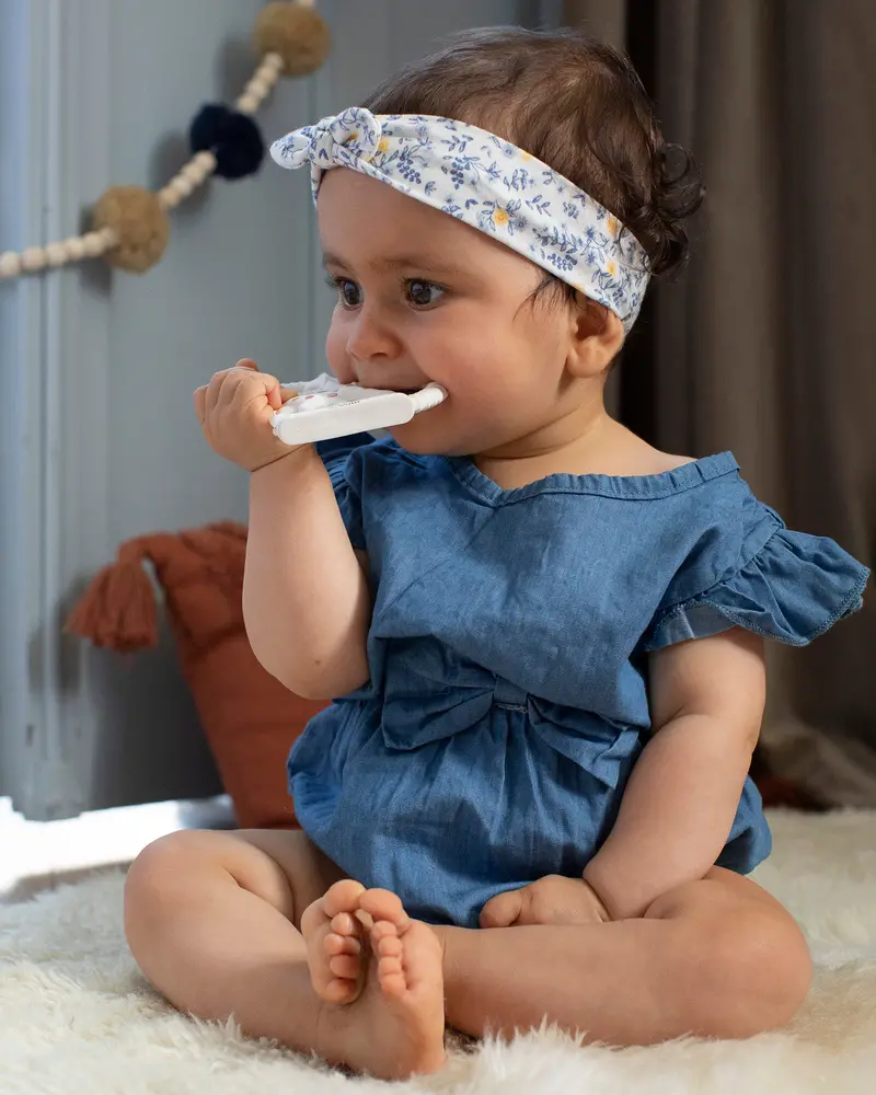 Sophie The Giraffe - So Pure Very Soft Teething Ring 2