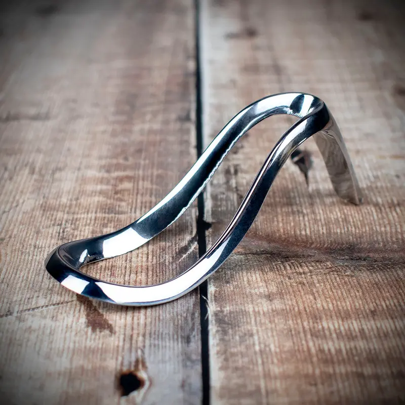 Stiletto Pipe Stand | High Polished Chrome 1