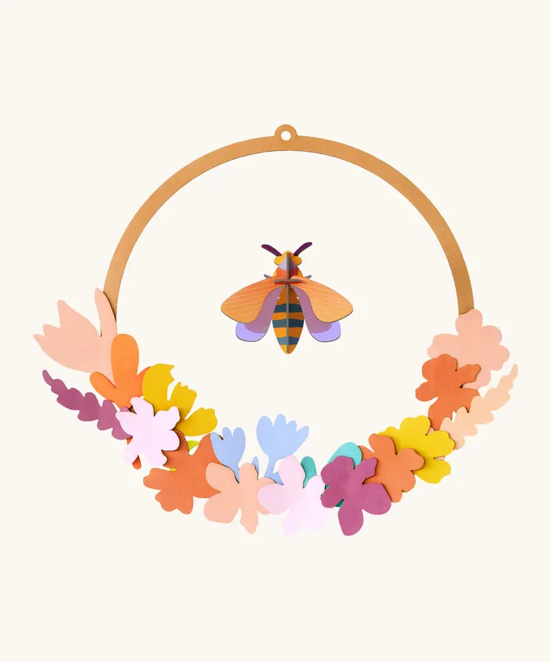 Studio Roof Cardboard Wreath - Bee Meadow 1