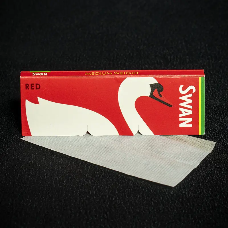 Swan Rolling Papers Regular Red - Box Of 100 2