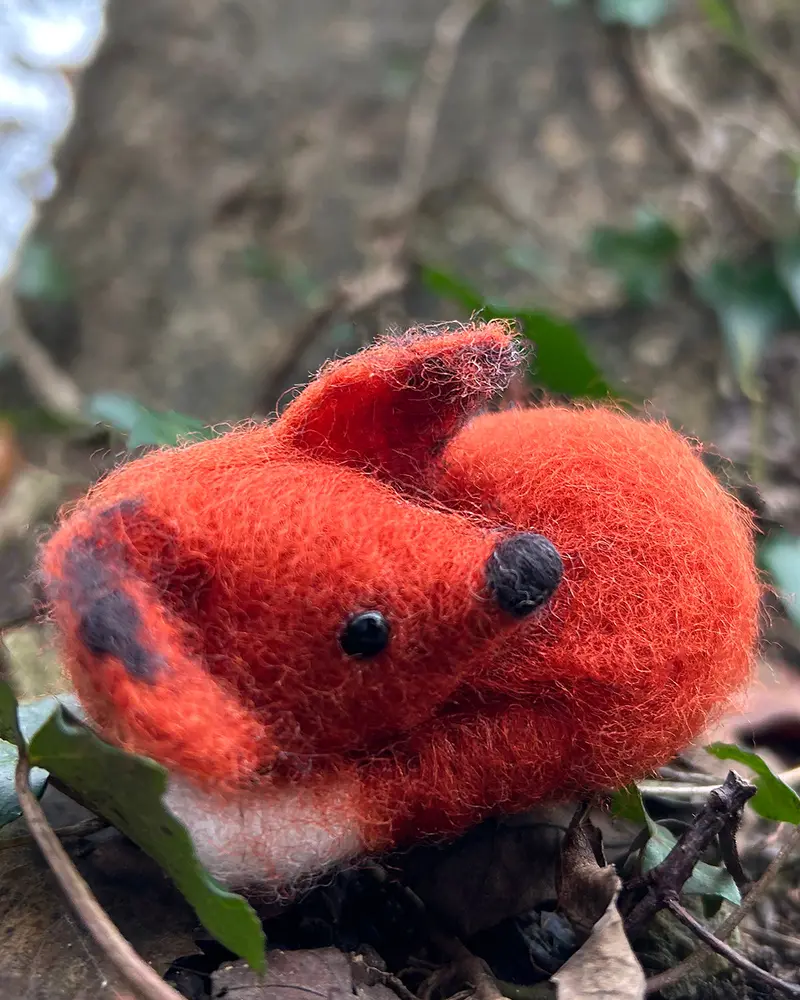 The Makerss - Small Fox Cub Needle Felt Kit 2