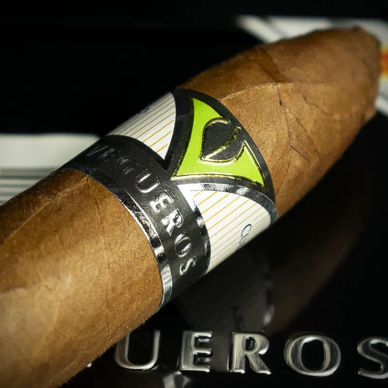 Tin Of 16 - Vegueros Mananitas Cuban Cigars 2