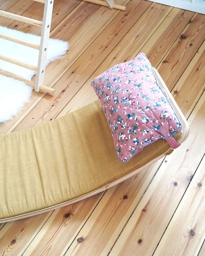 Wobbel Xl Pillow 4