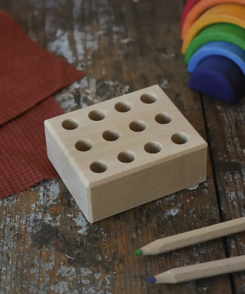 Wooden Pencil Holder For 12 Pencils 1