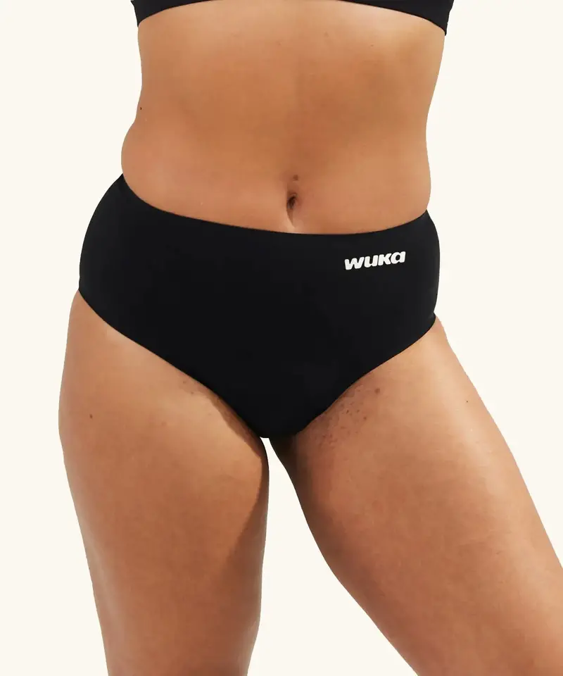 Wuka Stretch Seamless Midi Brief Period Pants Black - Heavy Flow 1