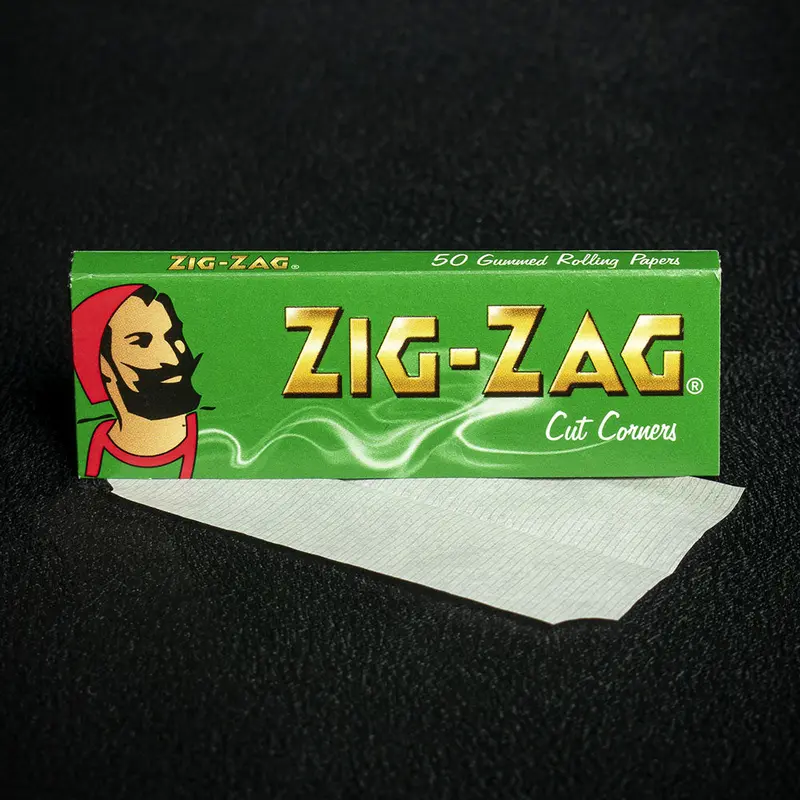 Zig Zag Regular Green Cigarette Papers - Single Pack 1